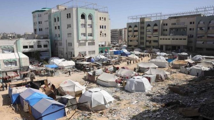 অন্তর্বর্তী সরকারের প্রধান উপদেষ্টা অধ্যাপক মুহাম্মদ ইউনূস ও কাতারের আমির শেখ তামিম বিন হামাদ আল–থানি